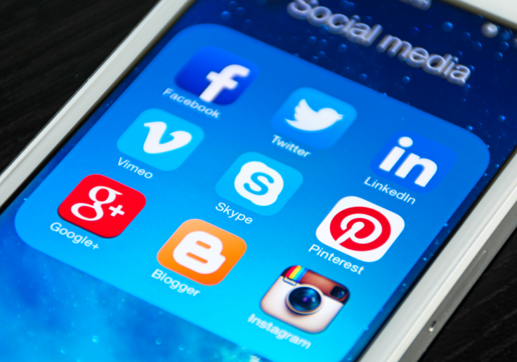 social media apps on mobile phone